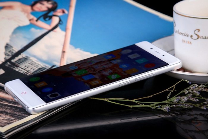 ZTE nubia Z11